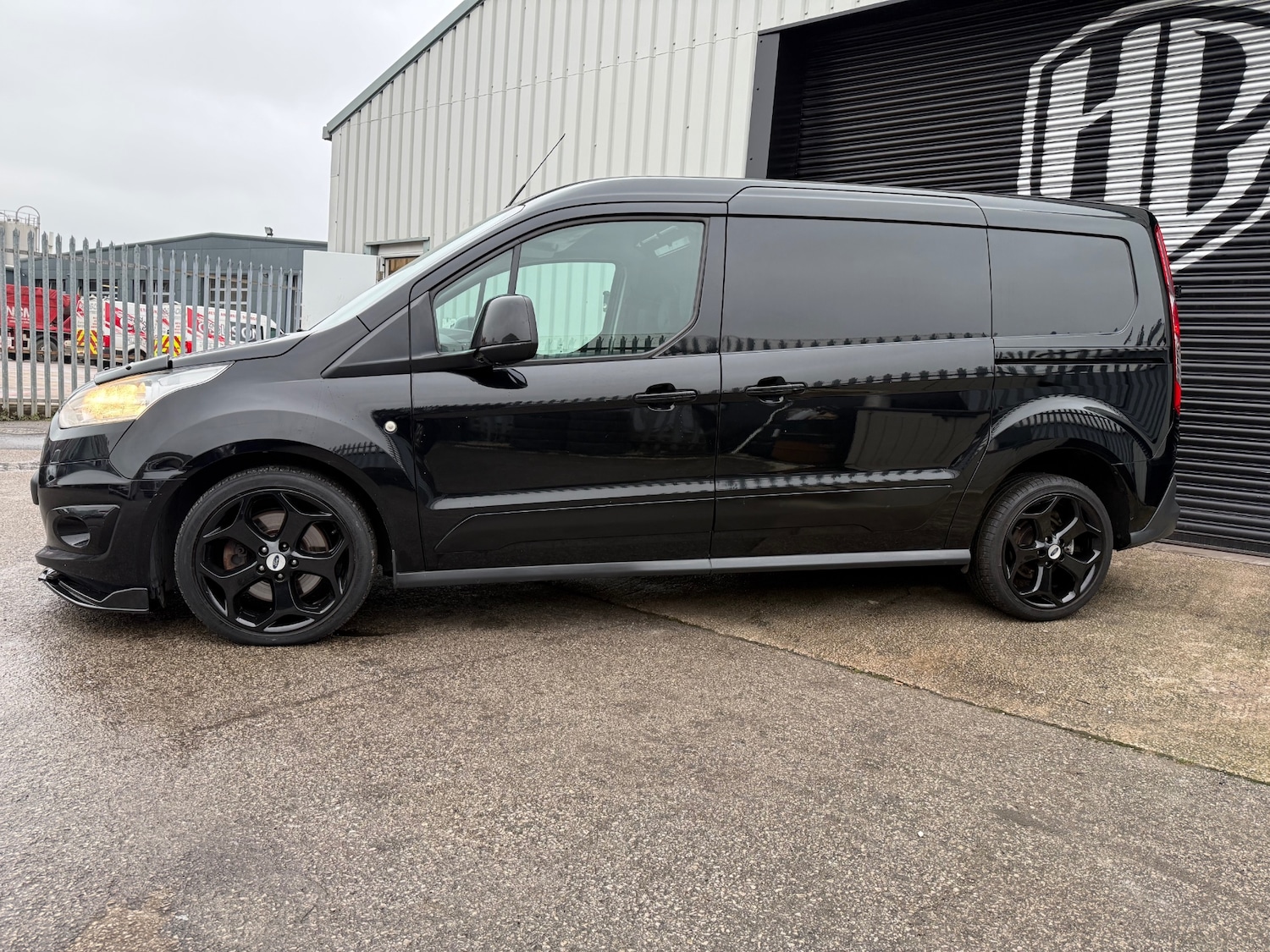 Used Ford Transit Connect 2017 for sale - 77368015: Photo 6