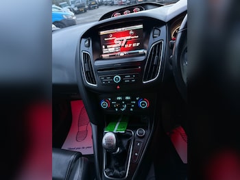 Used Ford Focus 2015 for sale - 77301863: Photo