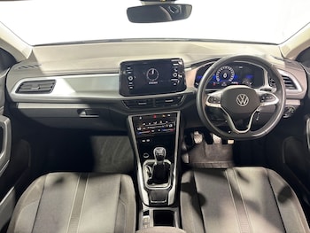 Used Volkswagen T-Roc 2023 for sale - 79200446: Photo
