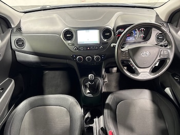 Used Hyundai i10 2019 for sale - 79575998: Photo