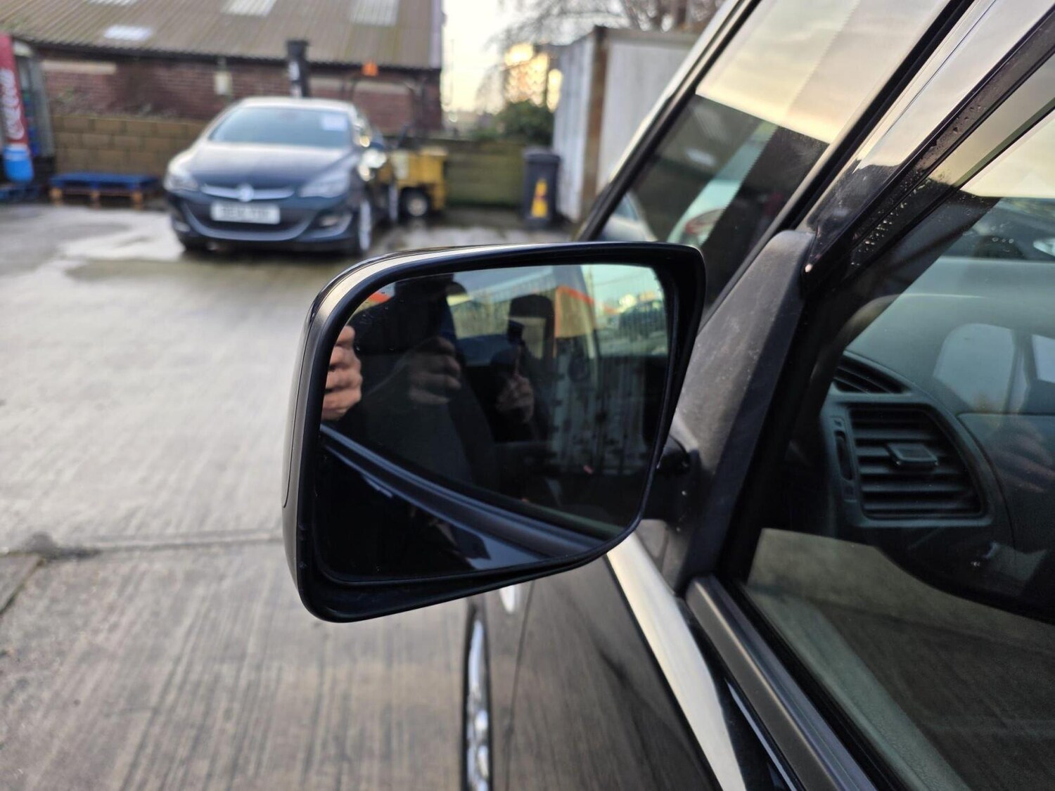 Used Nissan Serena 2025 for sale - 77865003: Photo 43