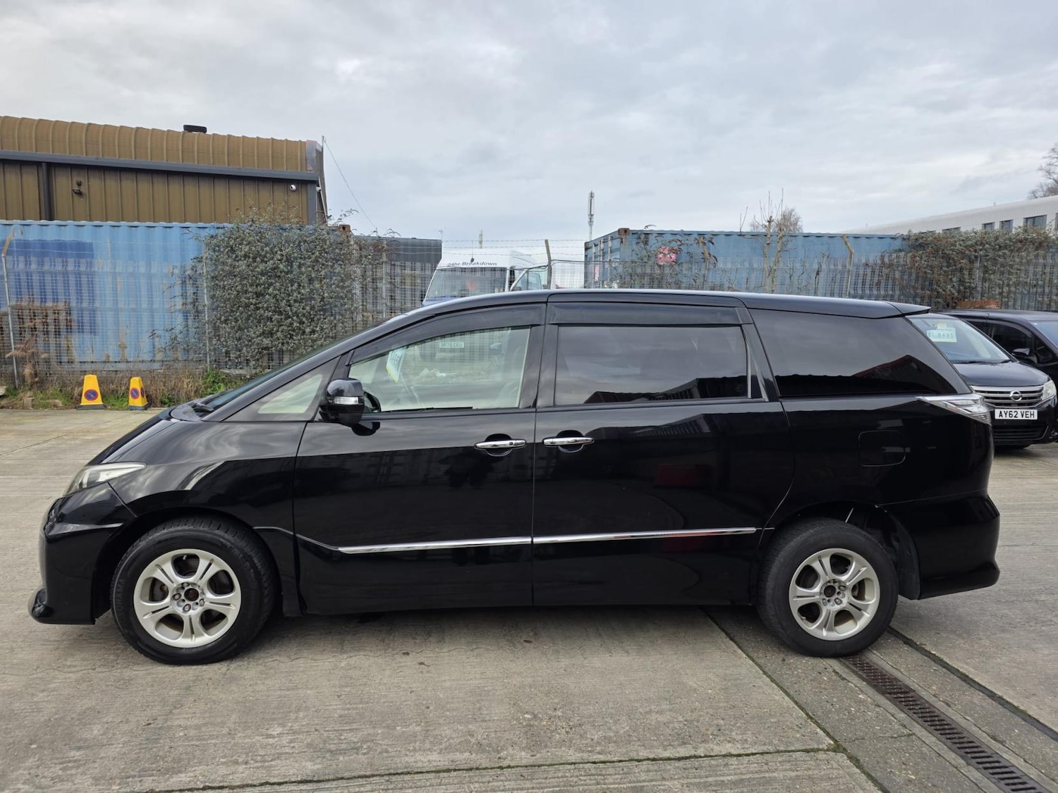 Used Toyota Estima 2026 for sale - 77941610: Photo 4