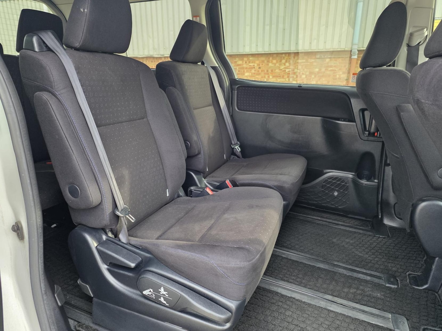 Used Toyota Noah 2015 for sale - 77982916: Photo 13