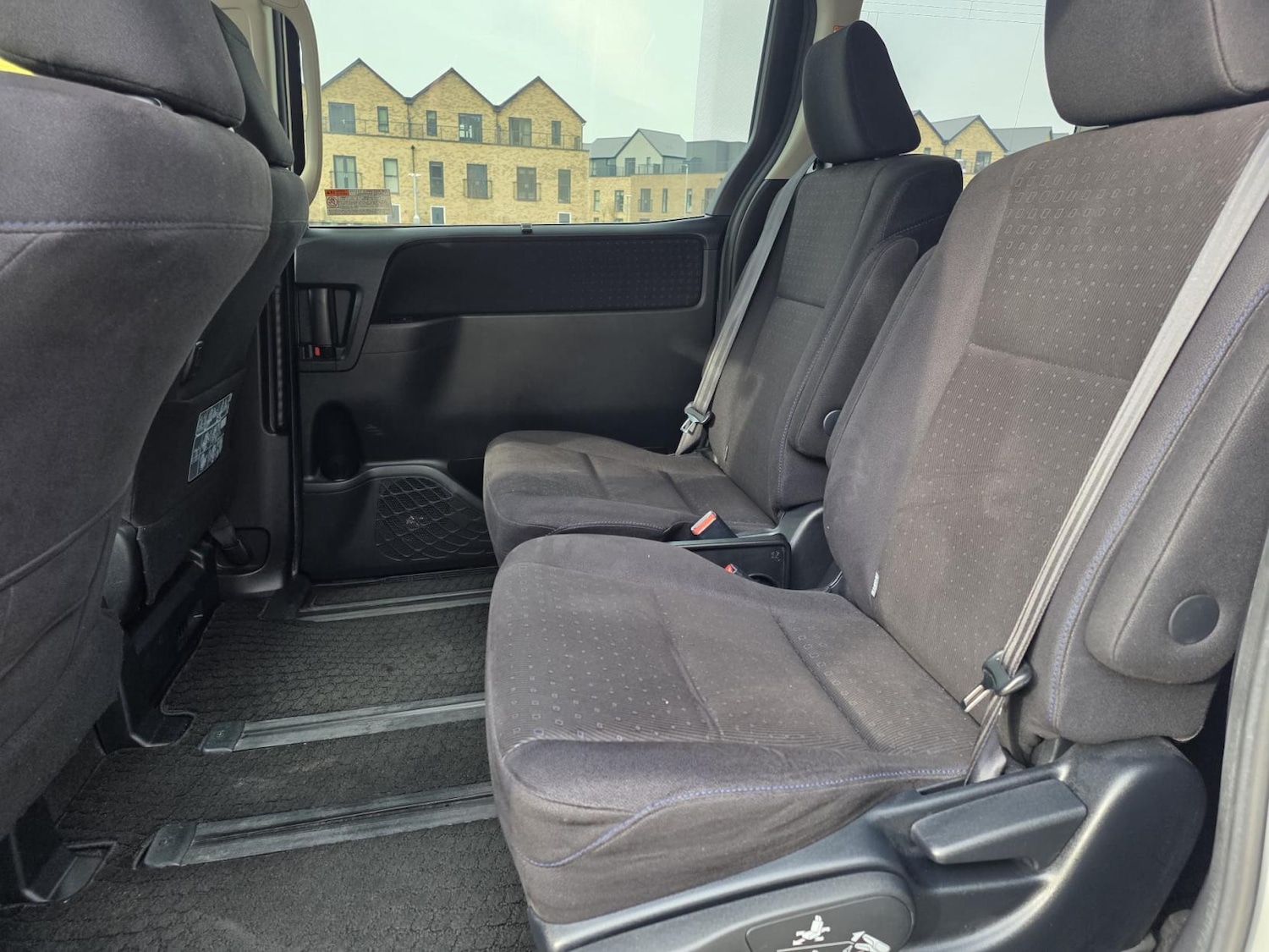 Used Toyota Noah 2015 for sale - 77982916: Photo 19