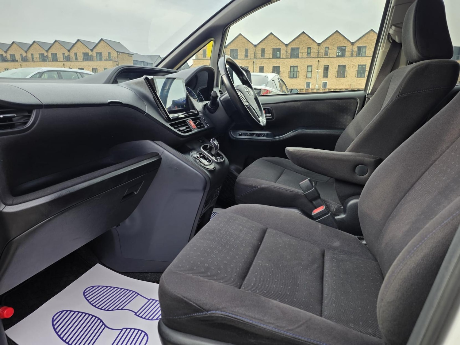 Used Toyota Noah 2015 for sale - 77982916: Photo 22