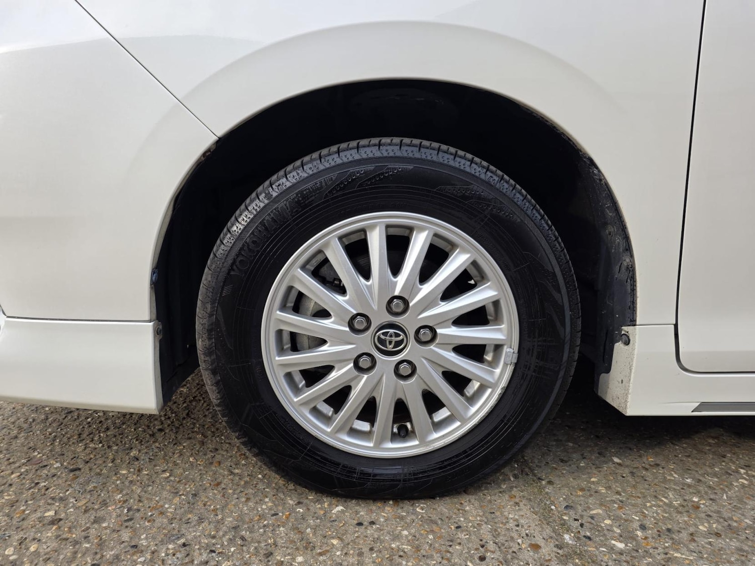 Used Toyota Noah 2015 for sale - 77982916: Photo 26