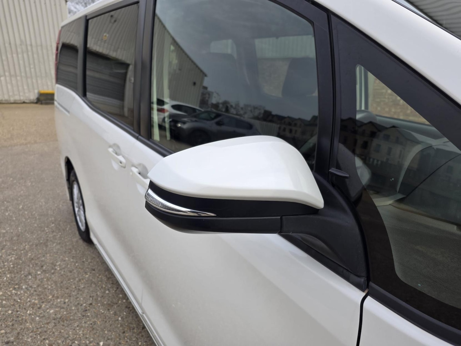 Used Toyota Noah 2015 for sale - 77982916: Photo 31