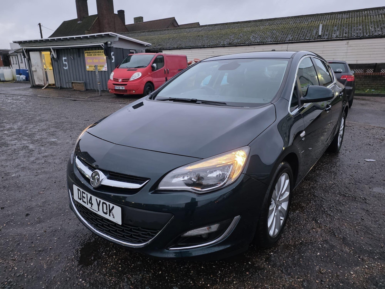 Used Vauxhall Astra 2014 for sale - 77839359: Photo 2