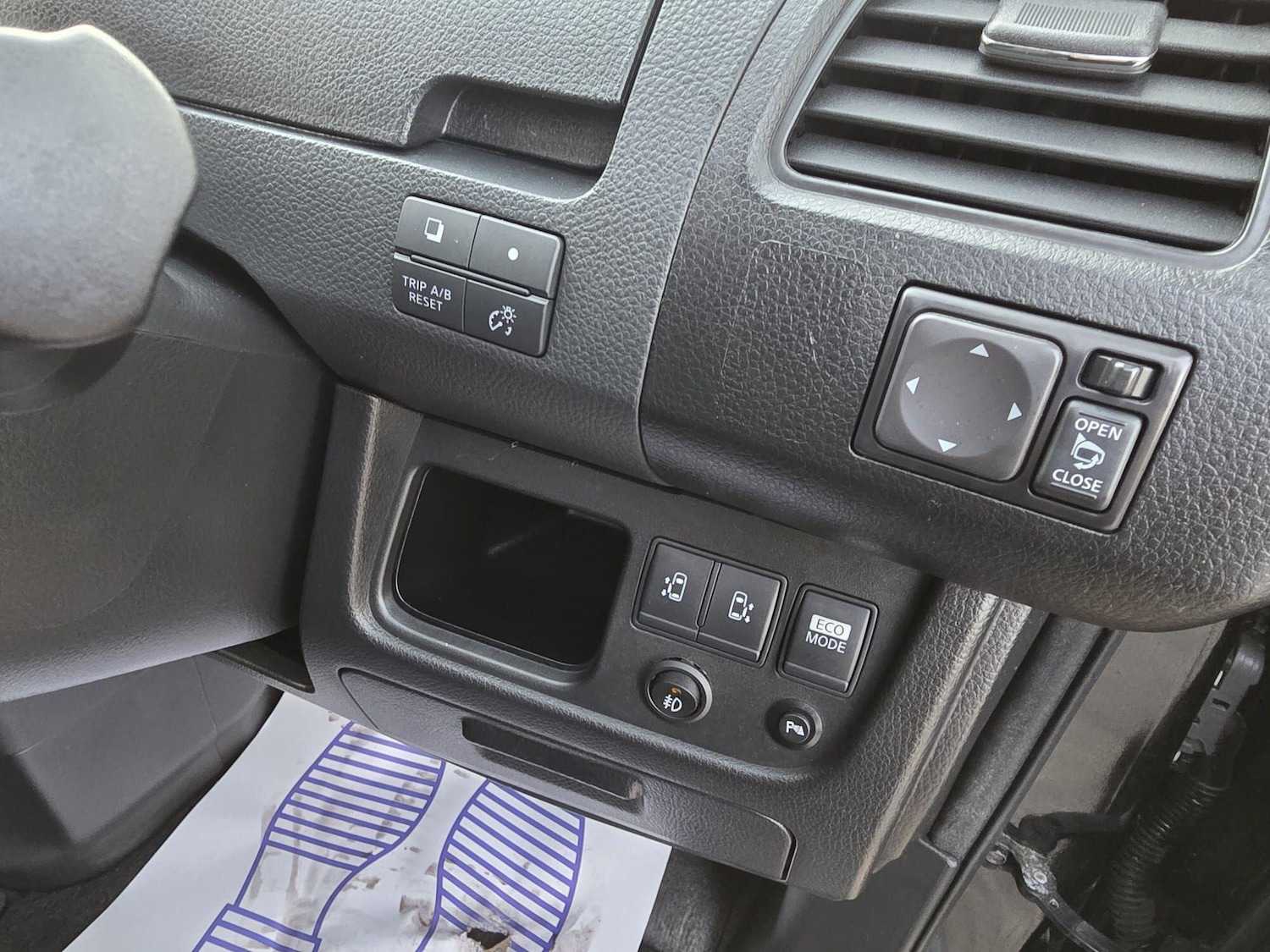 Used Nissan Serena 2025 for sale - 77456138: Photo 14