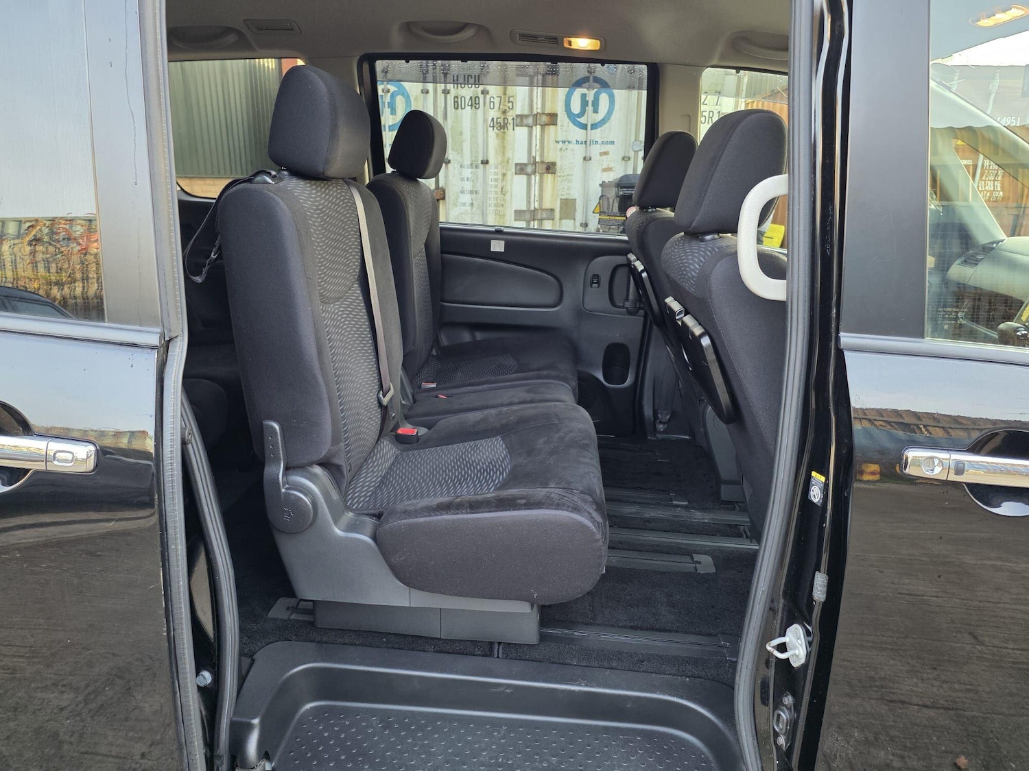 Used Nissan Serena 2025 for sale - 77456138: Photo 34