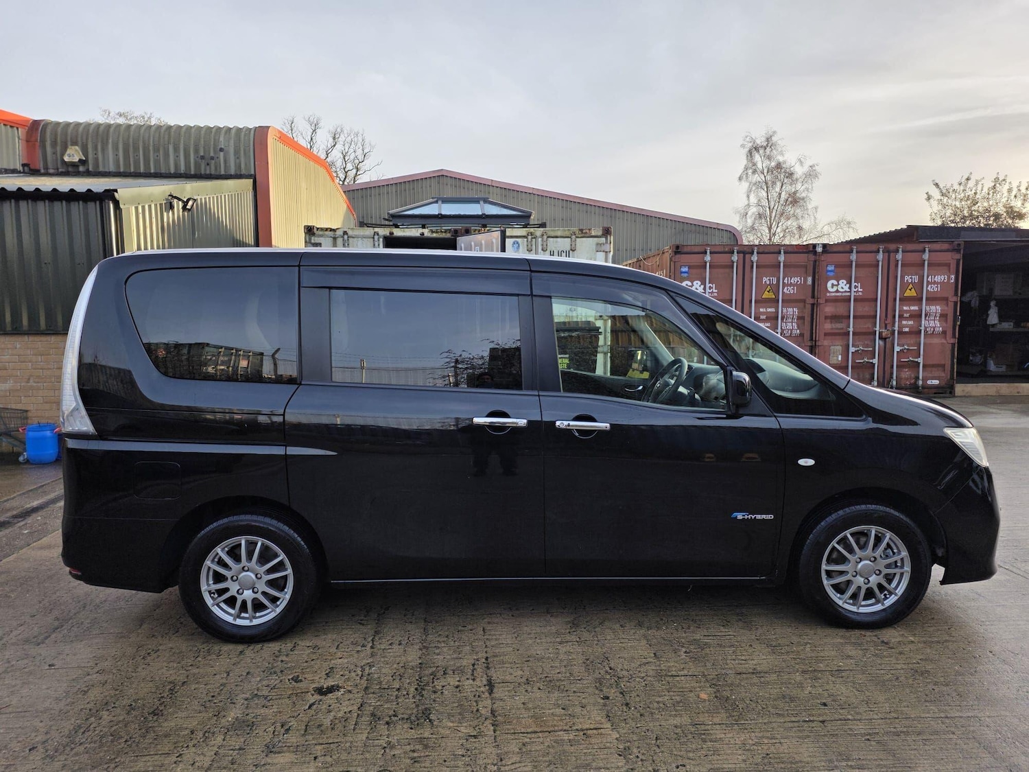 Used Nissan Serena 2025 for sale - 77456138: Photo 9