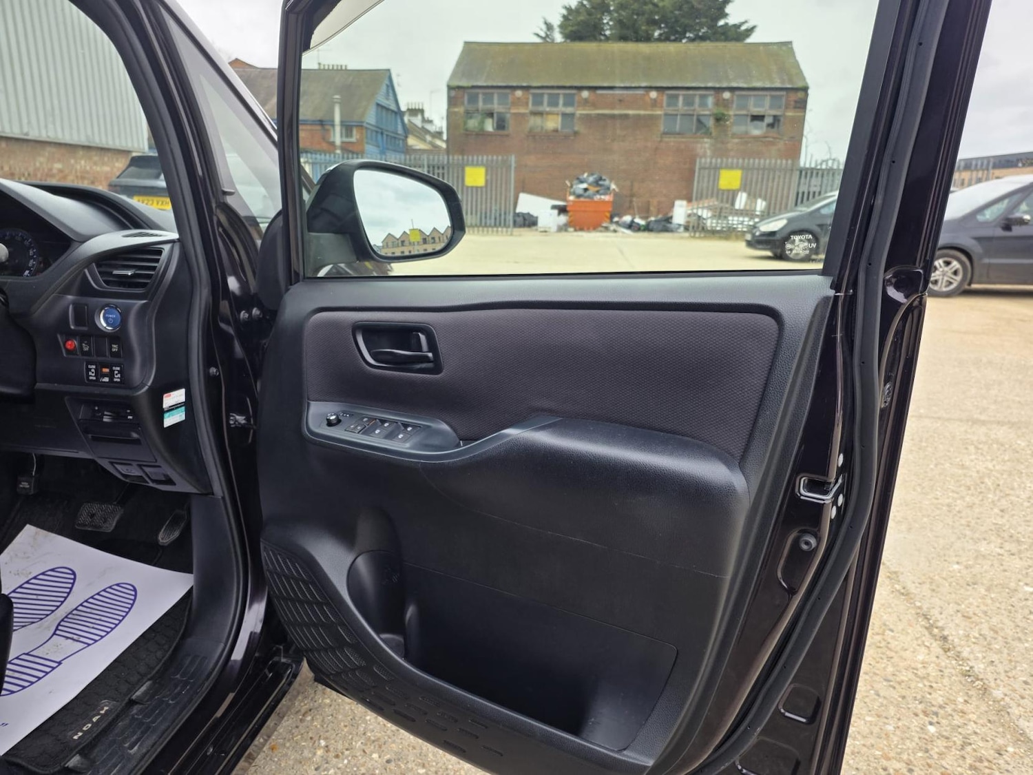 Used Toyota Noah 2026 for sale - 78008704: Photo 12