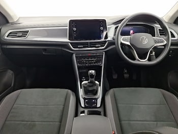 Used Volkswagen T-Roc 2024 for sale - 75408950: Photo