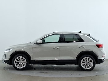 Used Volkswagen T-Roc 2023 for sale - 78224919: Photo