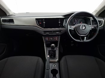 Used Volkswagen Polo 2019 for sale - 76188287: Photo 2