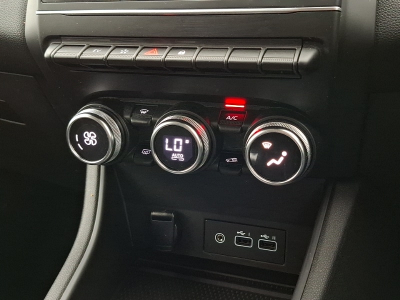 Used Renault Captur 2023 for sale - 76343429: Photo 16