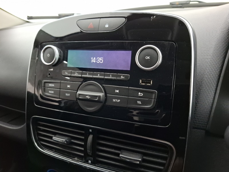 Used Renault Clio 2019 for sale - 77885727: Photo 11