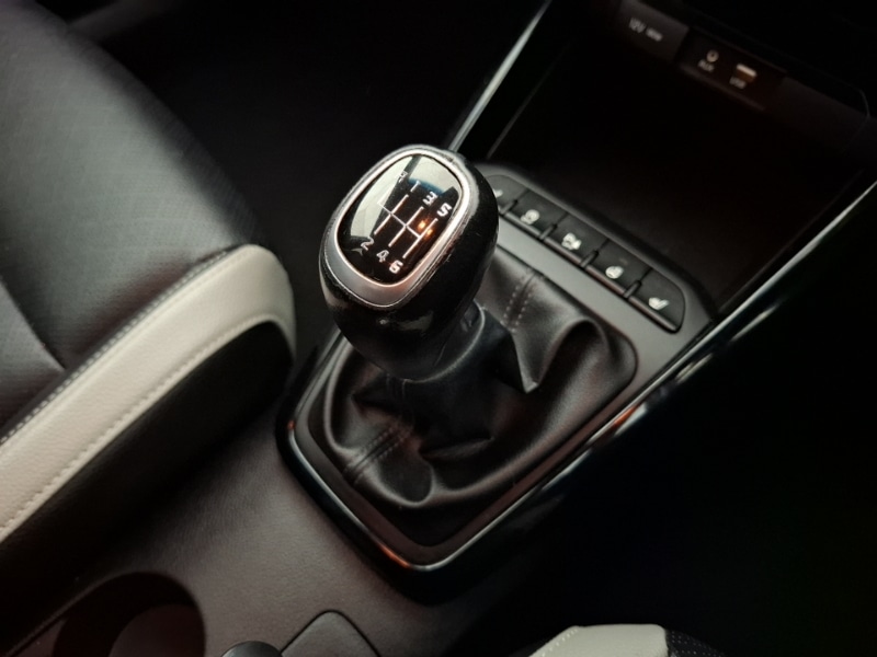 Used Kia Stonic 2018 for sale - 76478440: Photo 13