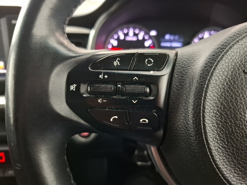 Used Kia Stonic 2018 for sale - 76478440: Photo 14