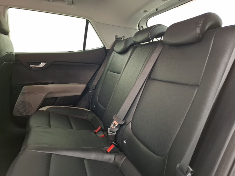 Used Kia Stonic 2018 for sale - 76478440: Photo 6