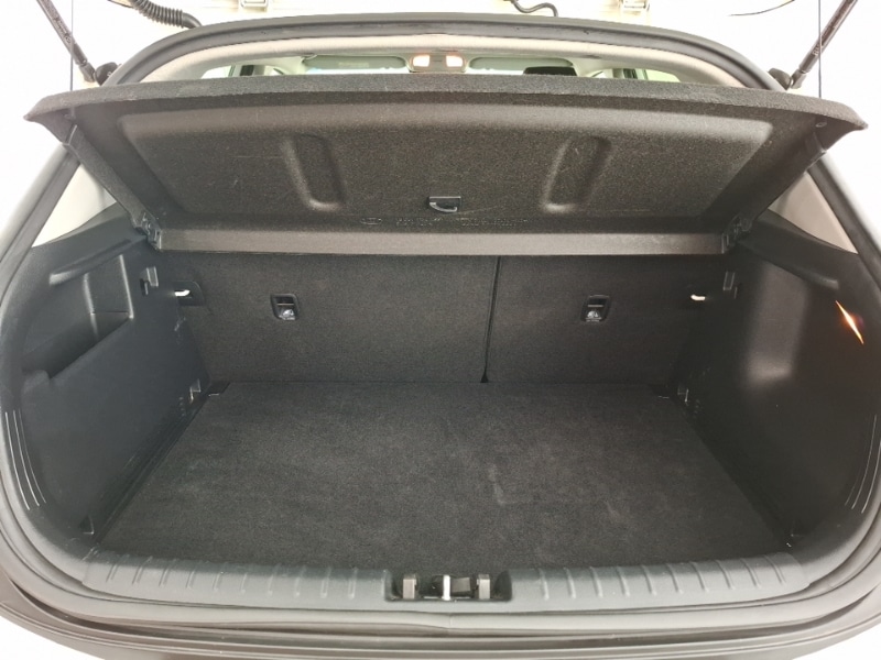 Used Kia Stonic 2018 for sale - 76478440: Photo 8