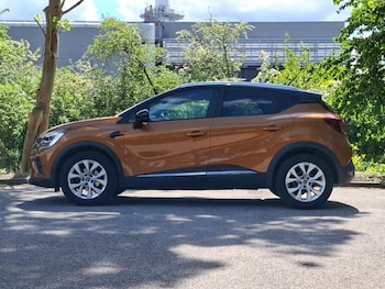 Used Renault Captur 2020 for sale - 79332840: Photo