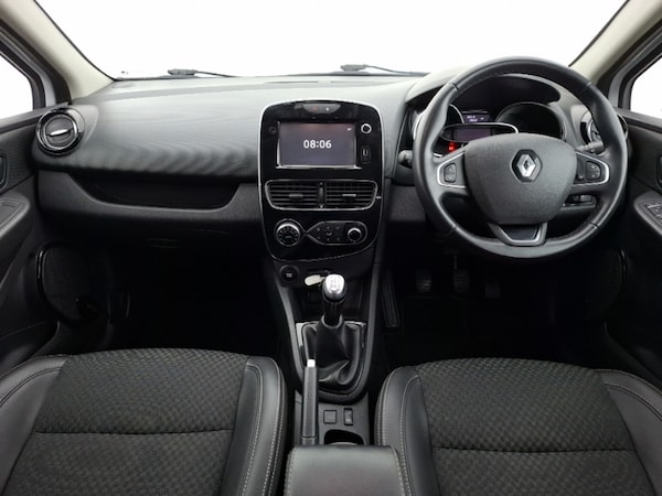 Used Renault Clio 2018 for sale - 76289234: Photo 2
