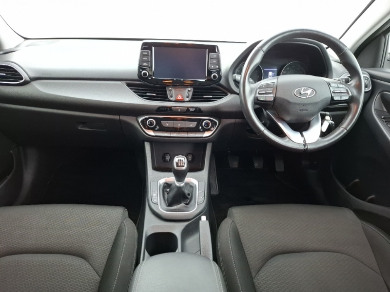 Used Hyundai i30 2017 for sale - 77921983: Photo 2