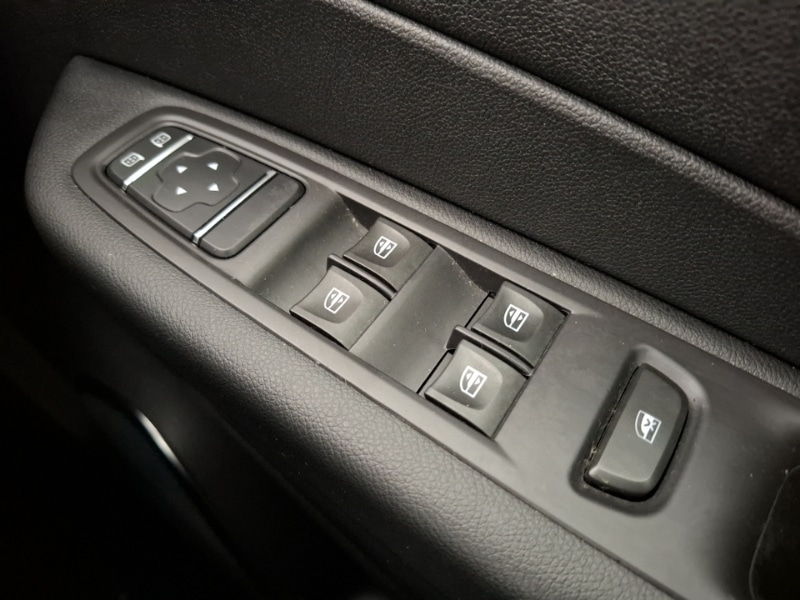 Used Renault Captur 2018 for sale - 77644860: Photo 19