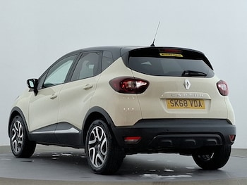Used Renault Captur 2018 for sale - 77644860: Photo