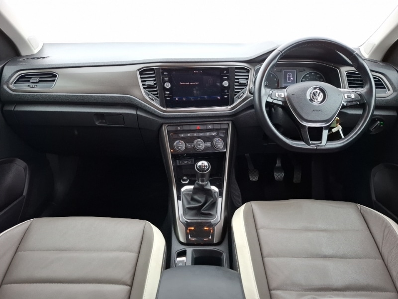 Used Volkswagen T-Roc 2018 for sale - 77963921: Photo 2