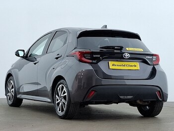 Used Toyota Yaris 2022 for sale - 77885729: Photo