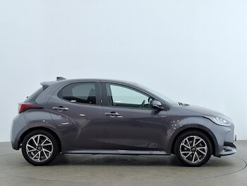 Used Toyota Yaris 2022 for sale - 77885729: Photo