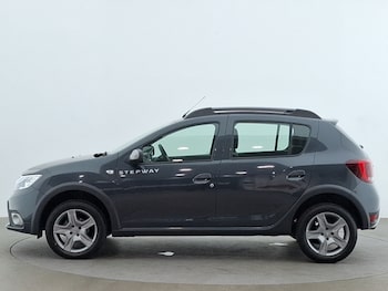 Used Dacia Sandero Stepway 2019 for sale - 78941125: Photo
