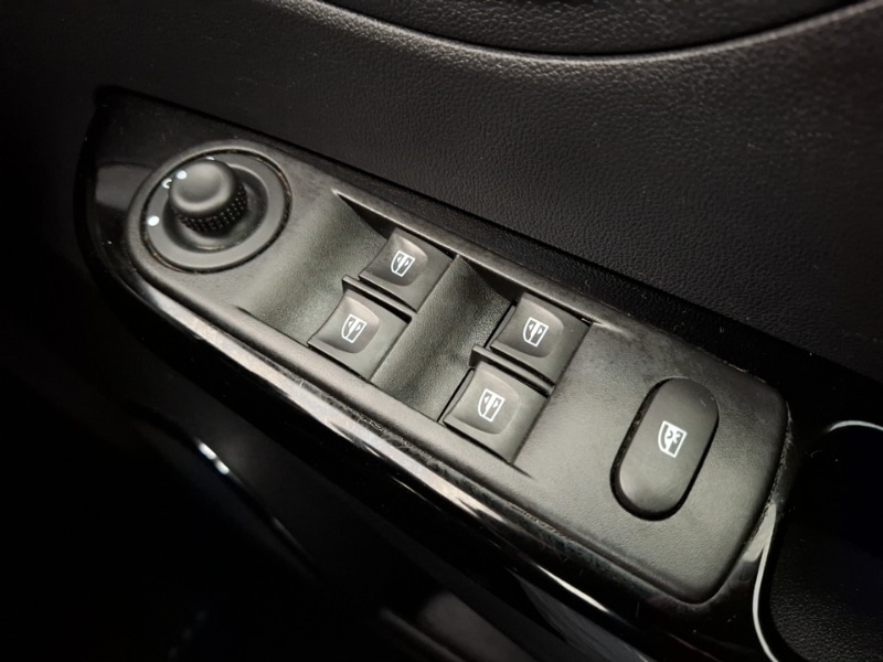 Used Renault Captur 2016 for sale - 76639417: Photo 18