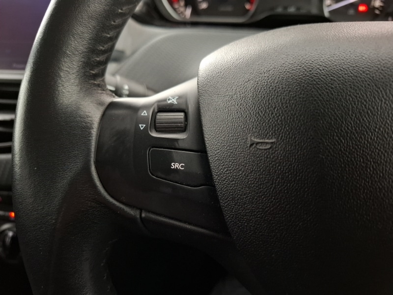 Used Peugeot 208 2017 for sale - 77921991: Photo 14