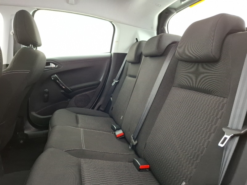 Used Peugeot 208 2017 for sale - 77921991: Photo 6