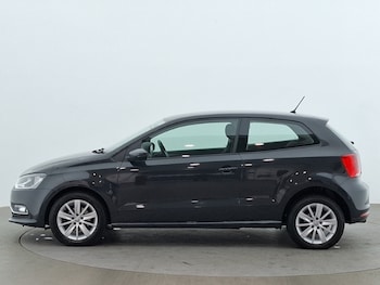 Used Volkswagen Polo 2016 for sale - 79291009: Photo