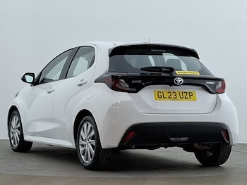 Used Toyota Yaris 2023 for sale - 78327559: Photo