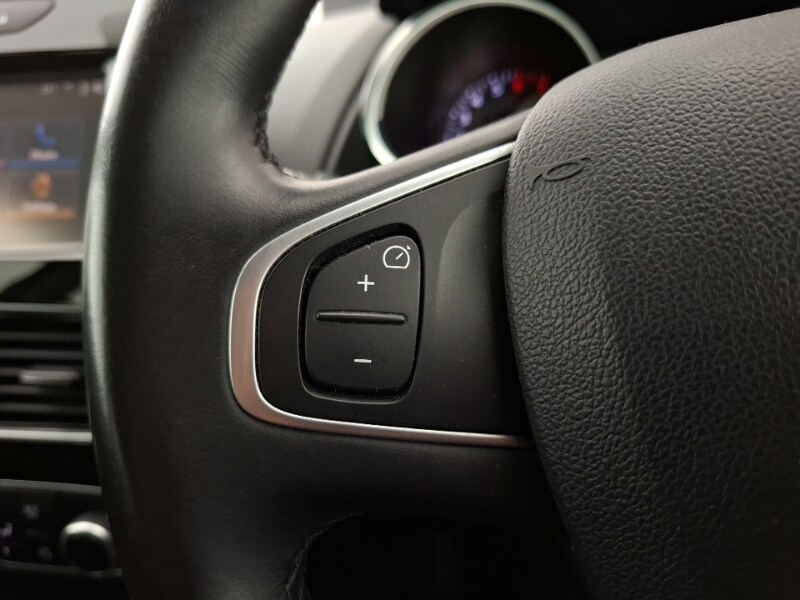 Used Renault Clio 2017 for sale - 76795204: Photo 14