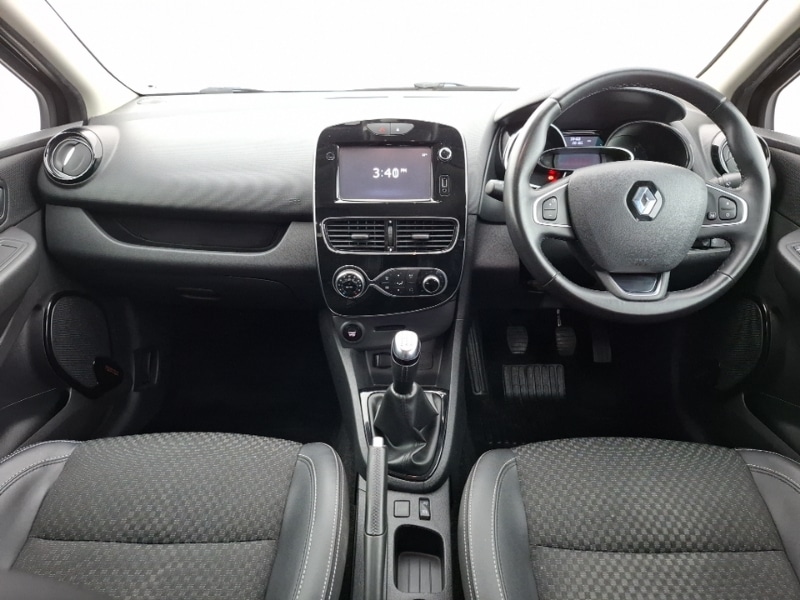 Used Renault Clio 2017 for sale - 76795204: Photo 2