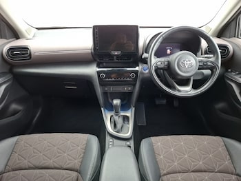 Used Toyota Yaris Cross 2022 for sale - 76230028: Photo 2
