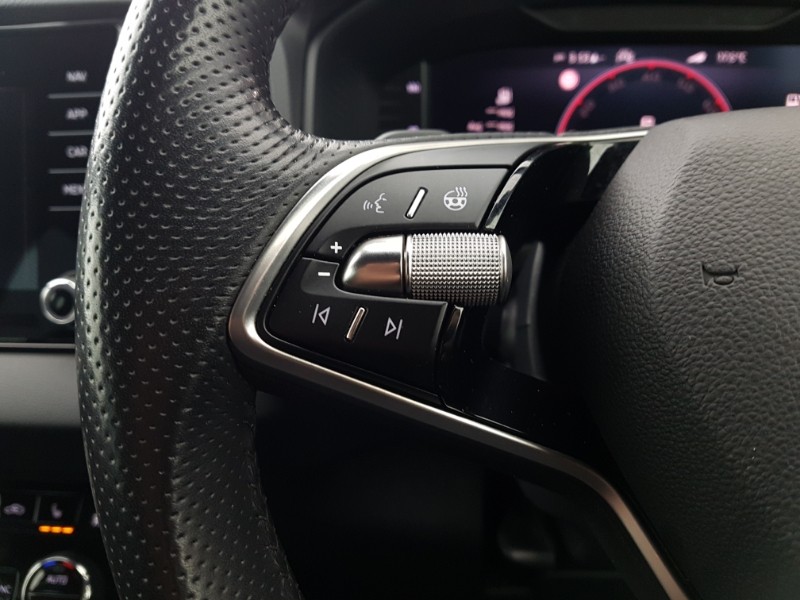 Used Skoda Karoq 2024 for sale - 77325359: Photo 14