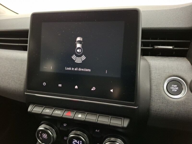 Used Renault Clio 2025 for sale - 77491262: Photo 11