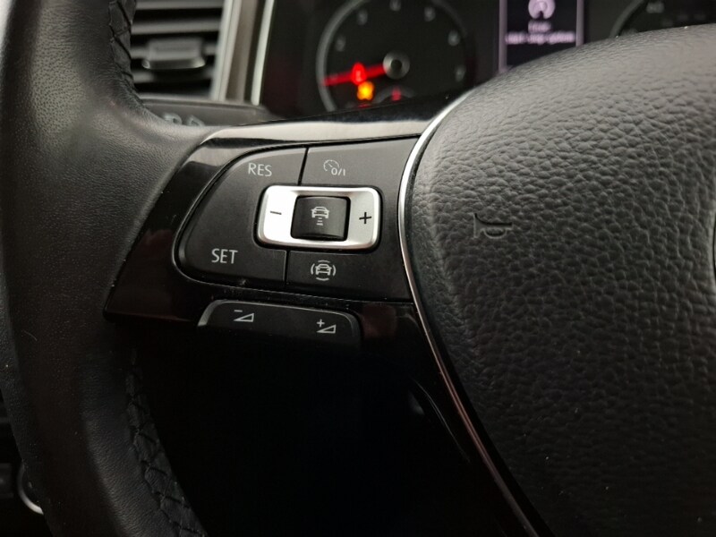 Used Volkswagen T-Roc 2019 for sale - 77651850: Photo 14