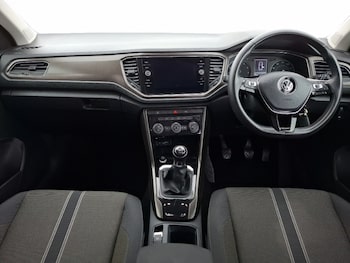 Used Volkswagen T-Roc 2019 for sale - 77651850: Photo