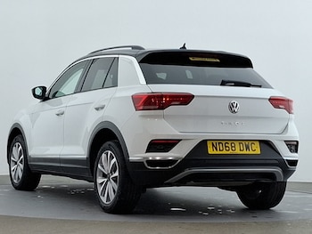 Used Volkswagen T-Roc 2019 for sale - 77651850: Photo