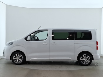 Used Toyota PROACE CITY Verso 2024 for sale - 79557615: Photo