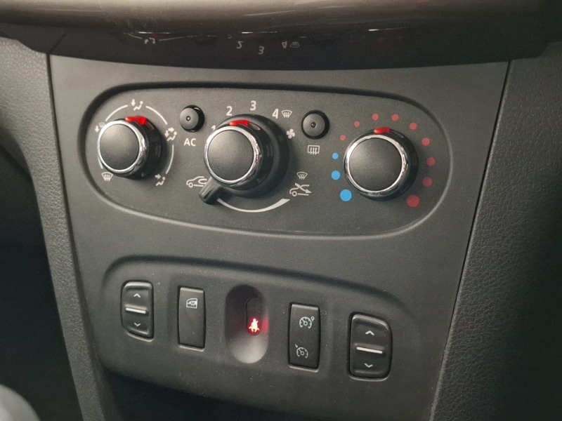 Used Dacia Sandero Stepway 2015 for sale - 77816032: Photo 16