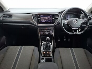 Used Volkswagen T-Roc 2019 for sale - 78498647: Photo